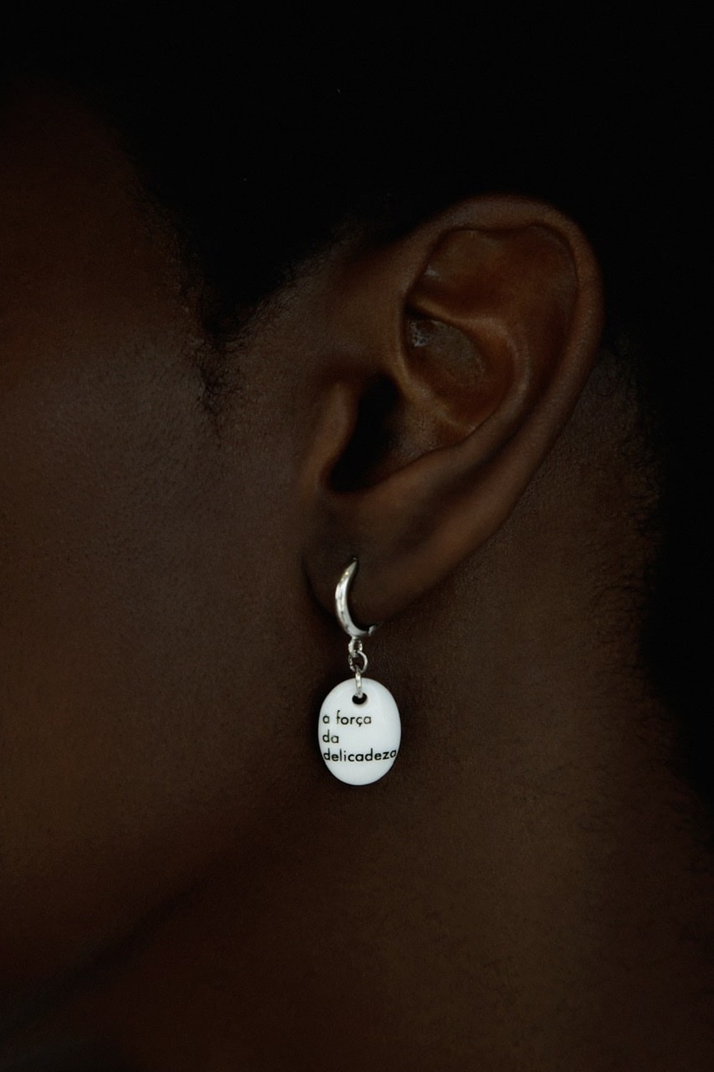 Foto do produto brinco força da delicadeza