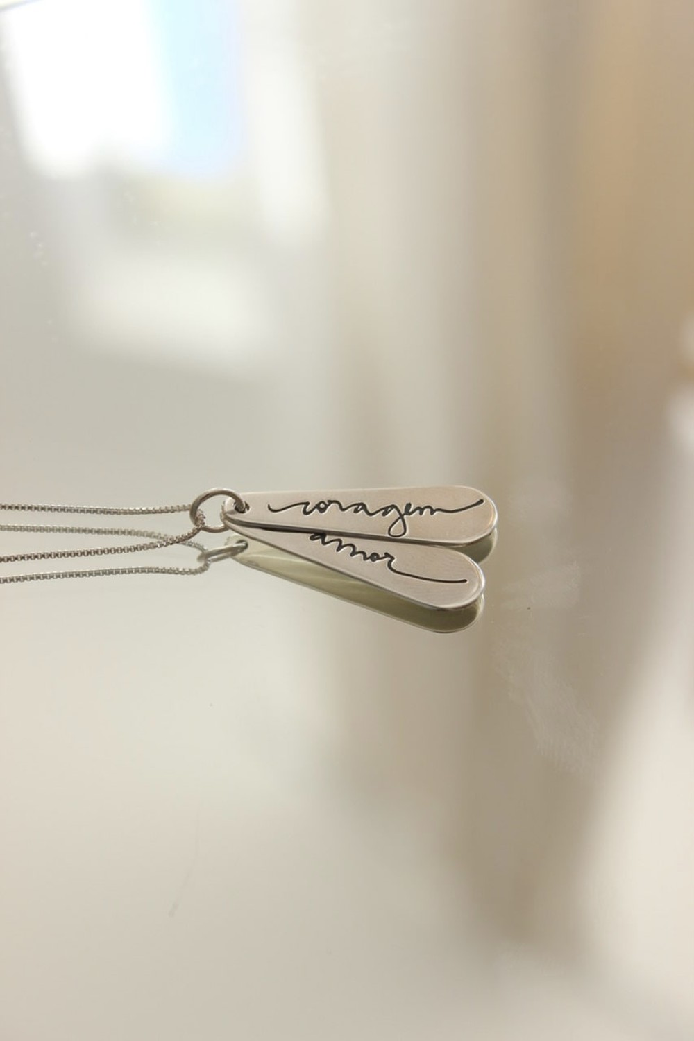 Foto do produto colar coragem amor 100% prata ou banhado a ouro | courage love necklace 100% silver or gold plated