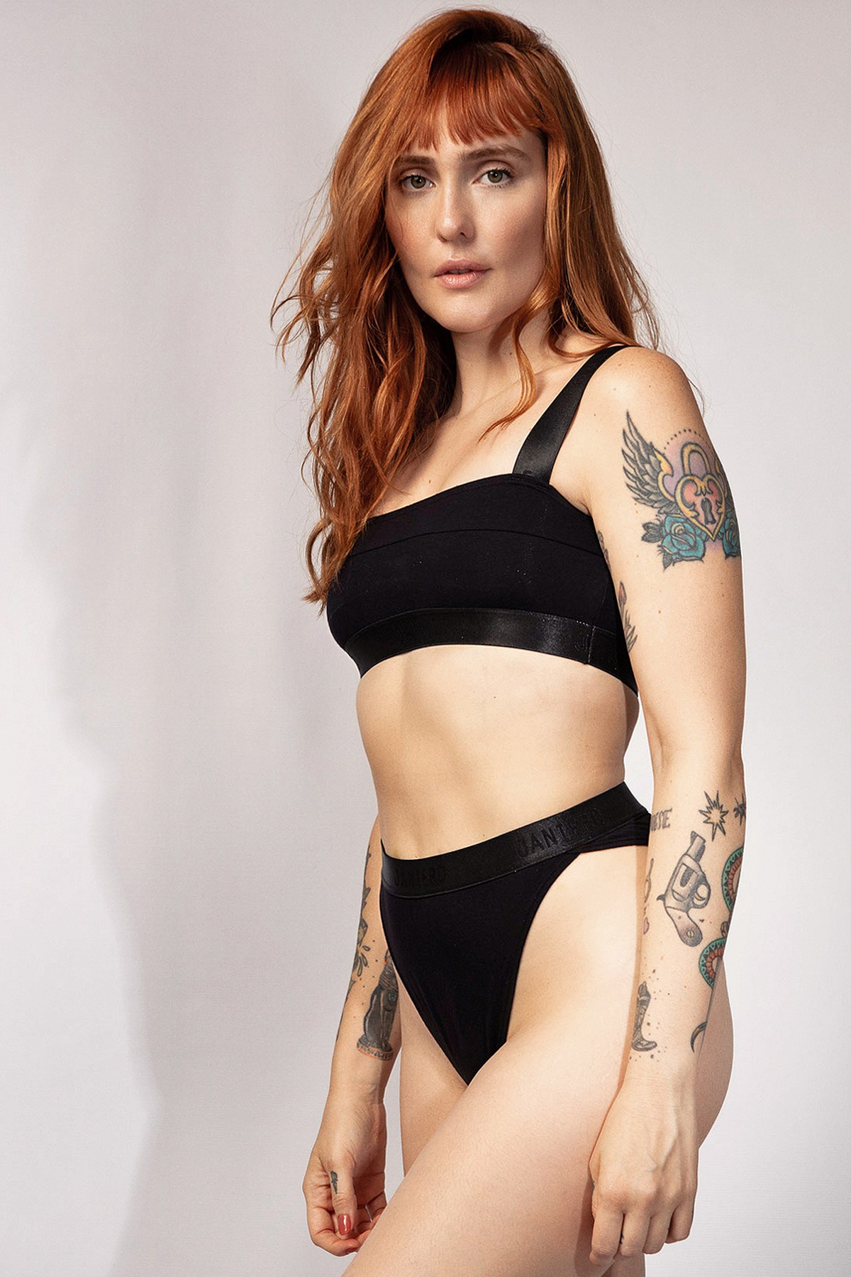 CALCINHA PRETA CAVADA ALÍCIA