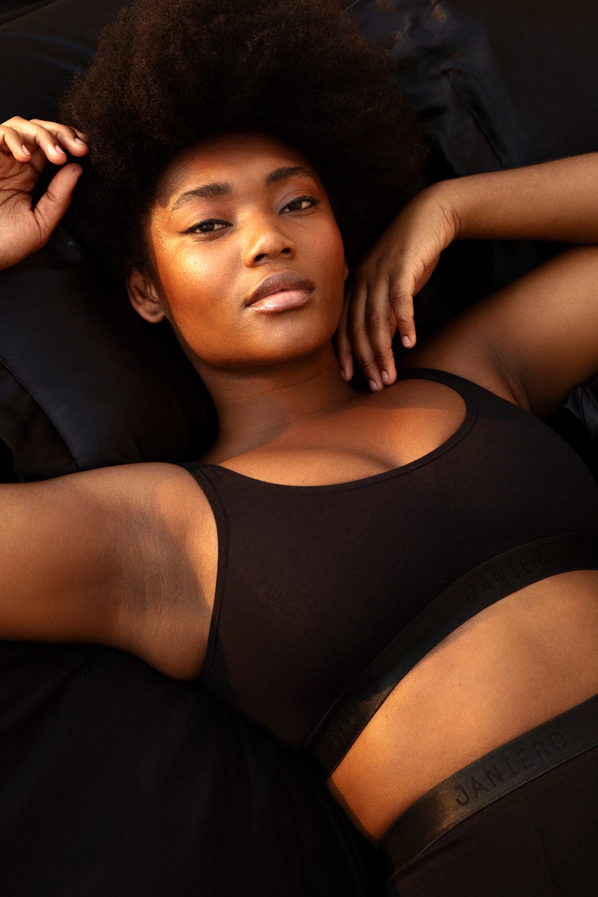 TOP ESPORTIVO PRETO ESTHER