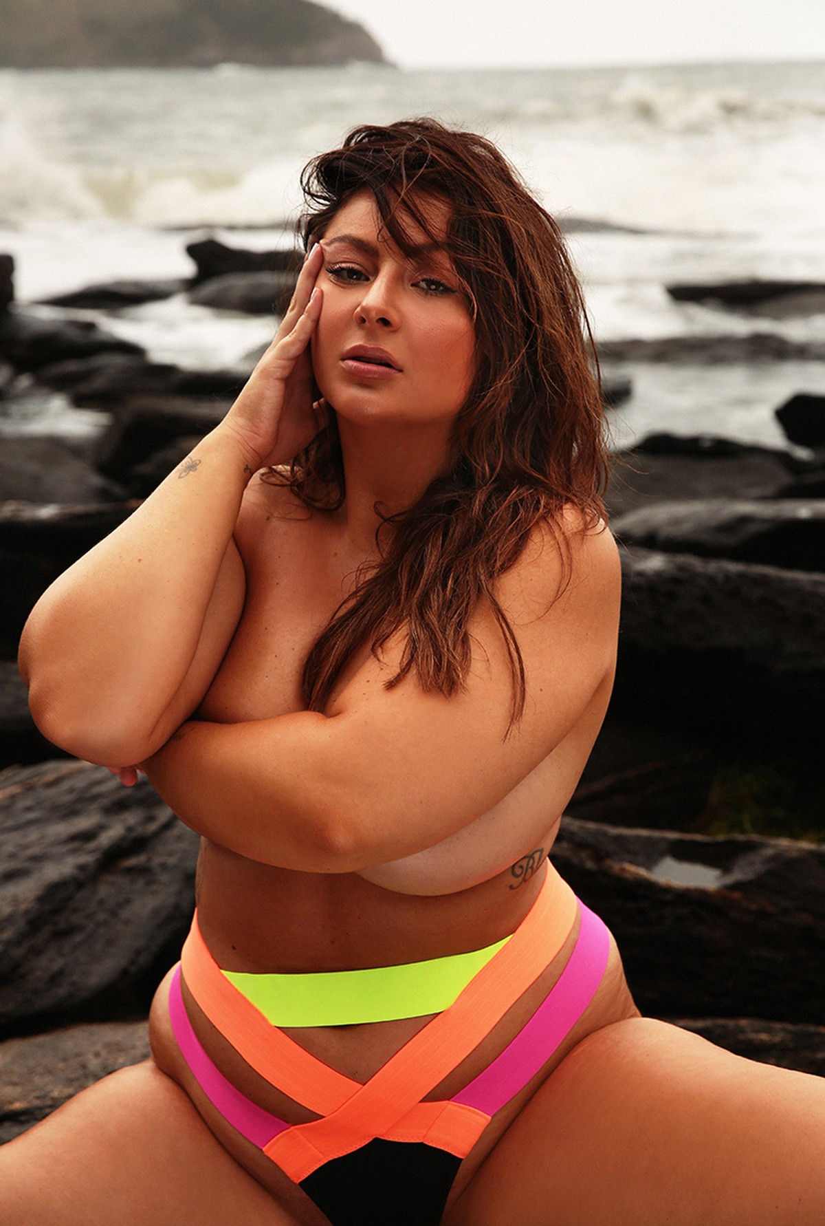 imagem calcinha nina neon 2