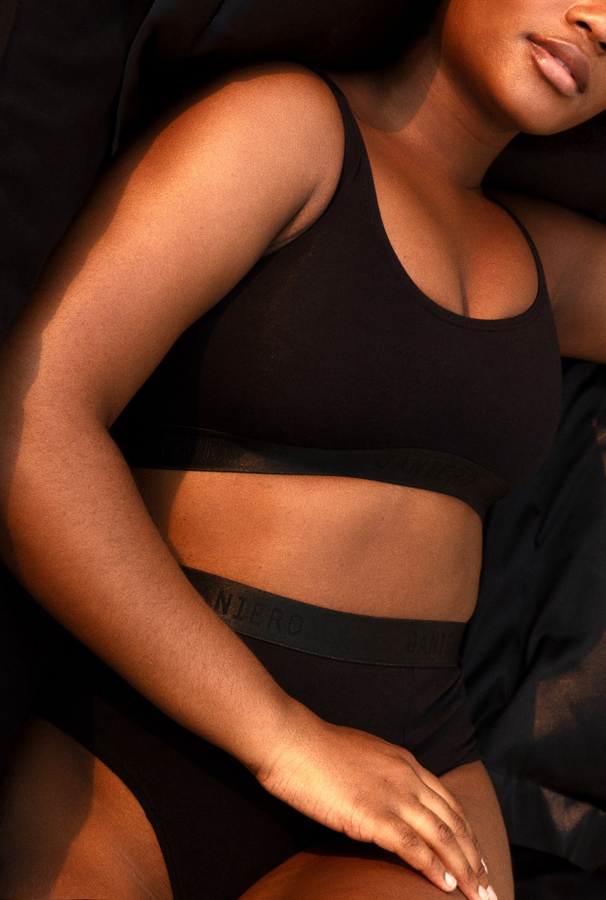 imagem hot pants betina preta 1