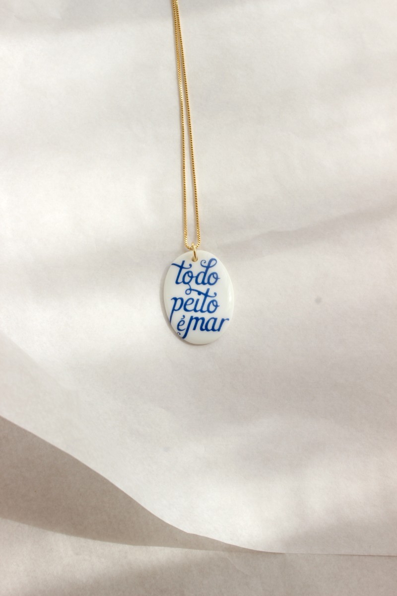 colar todo peito é mar